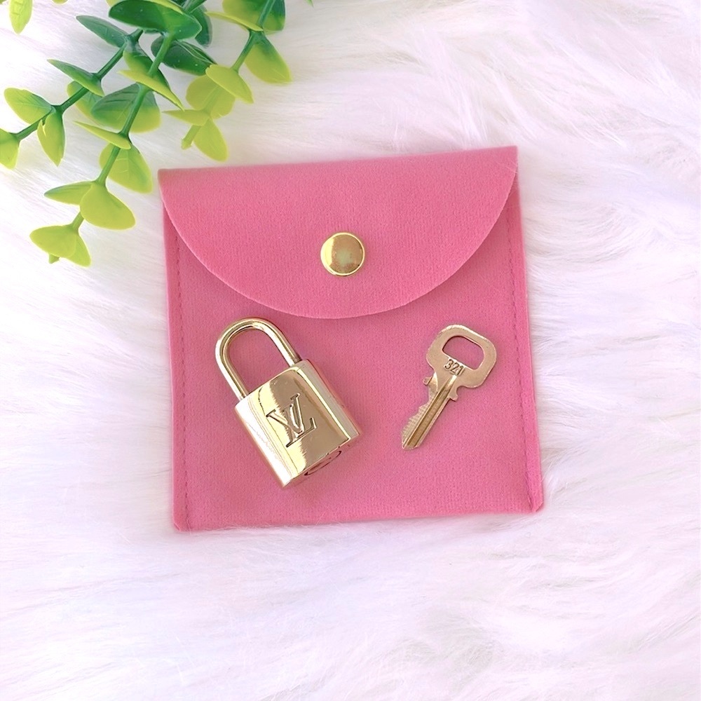 Louis Vuitton Padlock‎ And Key # 321